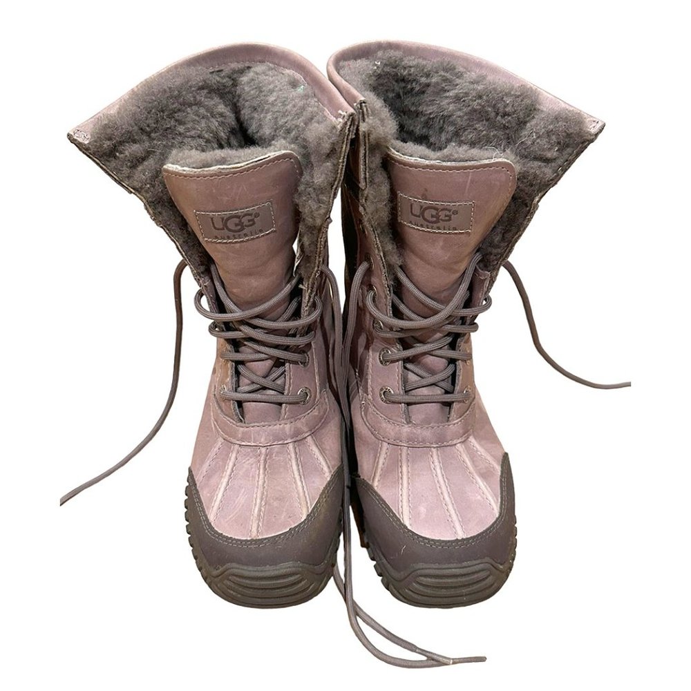 UGG Australia Like NEW Condition! Adirondack style 3052 Winter Boots, Size 7